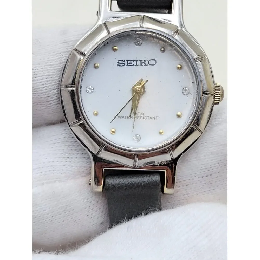 Vintage Seiko 6530-6040 Womens Wristwatch Silver Stainless Steel Leather